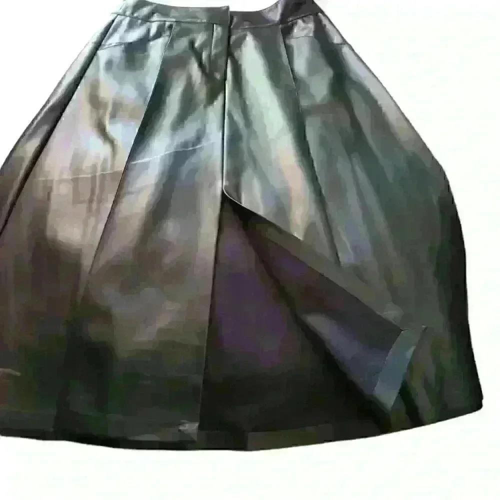 Tahari Black Faux Leather skirt sz medium - Picture 4 of 4